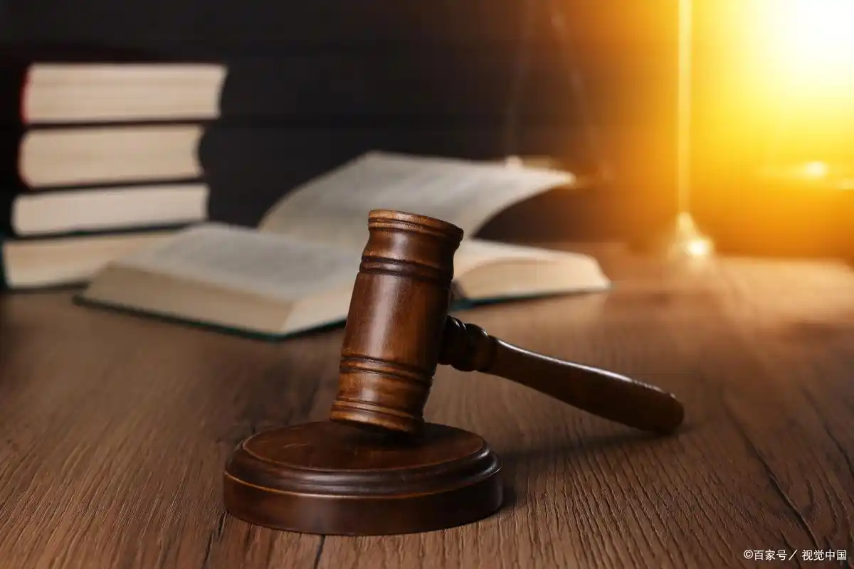 车在高速公路爆胎_高速公路车辆爆胎_公路高速爆胎车视频